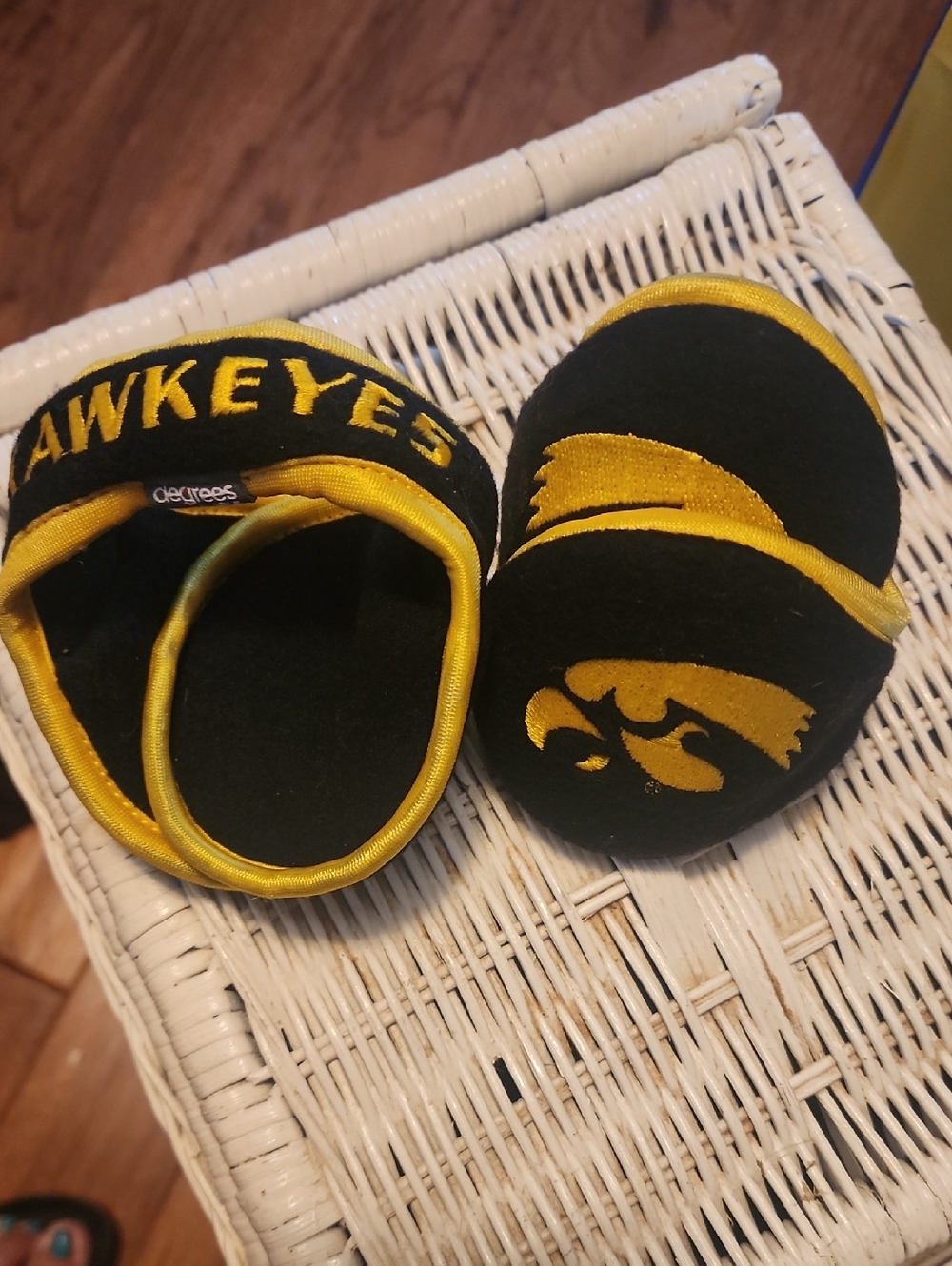 Black & Yellow Hawkeyes Slip-On EAR MUFF
